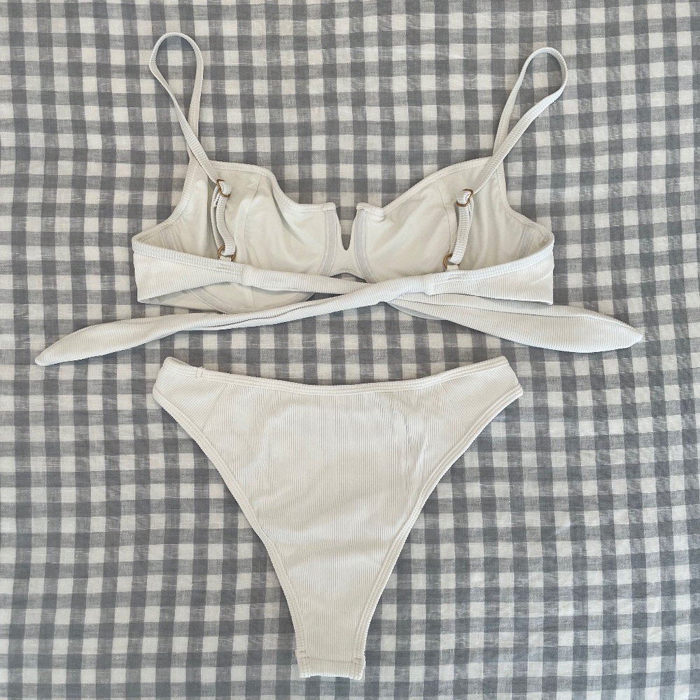 L*Space Ribbed Bikini SET - White - Picture 7 of 7